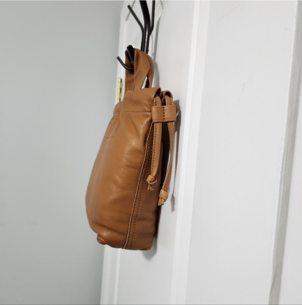 MADEWELL Piazza Leather Drawstring Handbag - Picture 8 of 11